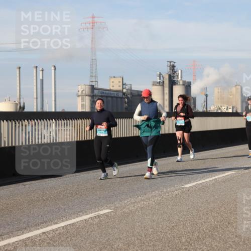 03.10.2025 - Köhlbrandbrückenlauf Lena Gebhardt http://msf.ph/oto/9106796 03.10.2025 10:13:30 Position 2 1819 meine-sportfotos.de