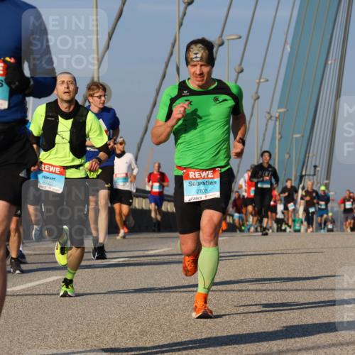03.10.2025 - Köhlbrandbrückenlauf Strokosch-Dieckow http://msf.ph/oto/9106804 03.10.2025 09:36:00 Position 2 1016, 3720, 2703 meine-sportfotos.de