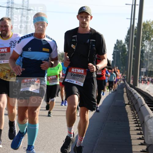 03.10.2025 - Köhlbrandbrückenlauf Strokosch-Dieckow http://msf.ph/oto/9106808 03.10.2025 12:18:30 Position 3 95, 4200, 4064, 5617 meine-sportfotos.de