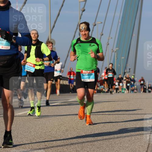03.10.2025 - Köhlbrandbrückenlauf Strokosch-Dieckow http://msf.ph/oto/9106814 03.10.2025 09:36:00 Position 2 1016, 3720, 2703 meine-sportfotos.de