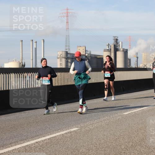 03.10.2025 - Köhlbrandbrückenlauf Lena Gebhardt http://msf.ph/oto/9106818 03.10.2025 10:13:30 Position 2  meine-sportfotos.de