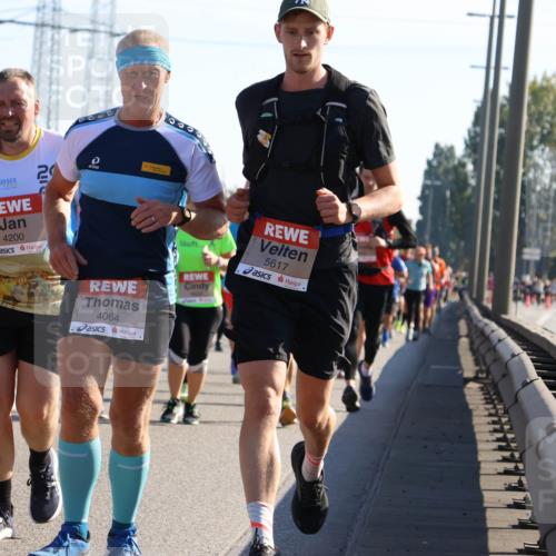 03.10.2025 - Köhlbrandbrückenlauf Strokosch-Dieckow http://msf.ph/oto/9106822 03.10.2025 12:18:31 Position 3 20, 20, 4200, 5617, 4064 meine-sportfotos.de