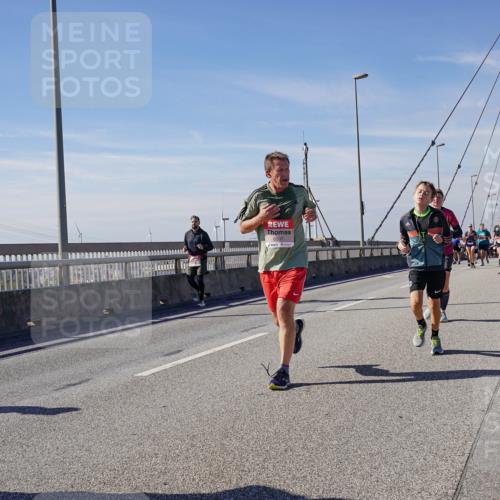 03.10.2025 - Köhlbrandbrückenlauf Michael Burmester http://msf.ph/oto/9106824 03.10.2025 12:50:11 Position 2 6507 meine-sportfotos.de