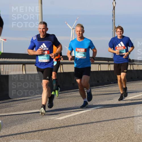 03.10.2025 - Köhlbrandbrückenlauf Strokosch-Dieckow http://msf.ph/oto/9106834 03.10.2025 09:36:05 Position 2 1028, 1030 meine-sportfotos.de