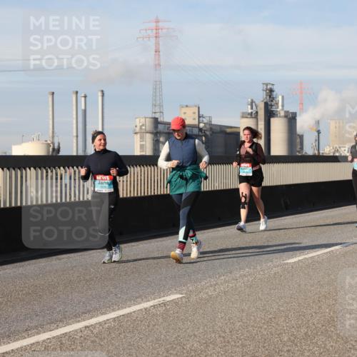 03.10.2025 - Köhlbrandbrückenlauf Lena Gebhardt http://msf.ph/oto/9106835 03.10.2025 10:13:30 Position 2 1819 meine-sportfotos.de