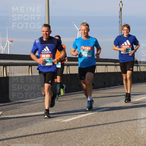 03.10.2025 - Köhlbrandbrückenlauf Strokosch-Dieckow http://msf.ph/oto/9106838 03.10.2025 09:36:05 Position 2 1030 meine-sportfotos.de