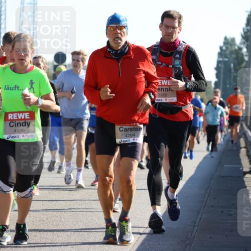 03.10.2025 - Köhlbrandbrückenlauf Strokosch-Dieckow http://msf.ph/oto/9106843 03.10.2025 12:18:33 Position 3 5410, 4620, 4704, 5520 meine-sportfotos.de