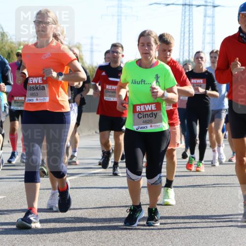 03.10.2025 - Köhlbrandbrückenlauf Strokosch-Dieckow http://msf.ph/oto/9106852 03.10.2025 12:18:35 Position 3 4481, 5186, 4853, 5410, 4620, 47, 4704 meine-sportfotos.de