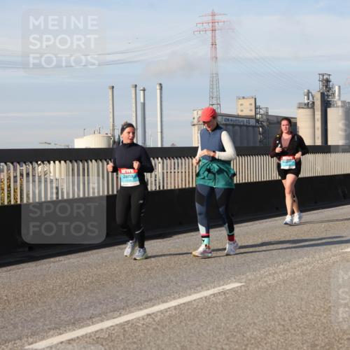 03.10.2025 - Köhlbrandbrückenlauf Lena Gebhardt http://msf.ph/oto/9106854 03.10.2025 10:13:31 Position 2 1819 meine-sportfotos.de