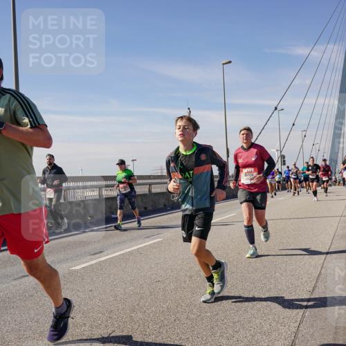 03.10.2025 - Köhlbrandbrückenlauf Michael Burmester http://msf.ph/oto/9106857 03.10.2025 12:50:12 Position 2 6507 meine-sportfotos.de
