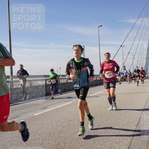 03.10.2025 - Köhlbrandbrückenlauf Michael Burmester http://msf.ph/oto/9106864 03.10.2025 12:50:12 Position 2 6507 meine-sportfotos.de