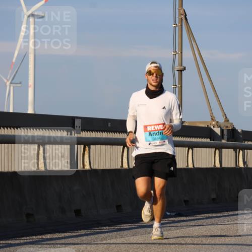03.10.2025 - Köhlbrandbrückenlauf Strokosch-Dieckow http://msf.ph/oto/9106877 03.10.2025 09:36:08 Position 2 3494 meine-sportfotos.de
