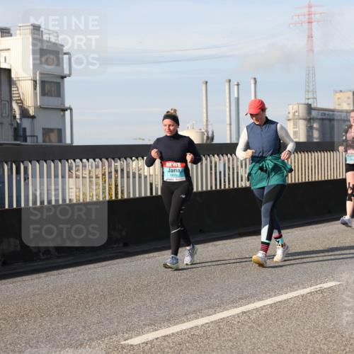 03.10.2025 - Köhlbrandbrückenlauf Lena Gebhardt http://msf.ph/oto/9106890 03.10.2025 10:13:31 Position 2 1819 meine-sportfotos.de