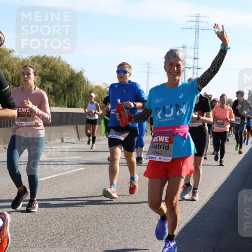 03.10.2025 - Köhlbrandbrückenlauf Strokosch-Dieckow http://msf.ph/oto/9106894 03.10.2025 12:18:40 Position 3 4307, 5055, 4347 meine-sportfotos.de