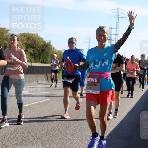 03.10.2025 - Köhlbrandbrückenlauf Strokosch-Dieckow http://msf.ph/oto/9106900 03.10.2025 12:18:40 Position 3 4307, 5055, 4347 meine-sportfotos.de