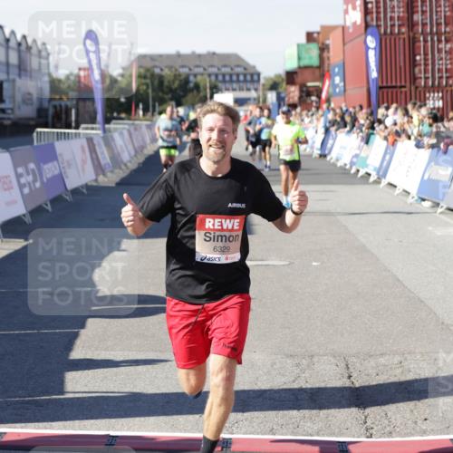 03.10.2025 - Köhlbrandbrückenlauf Jannik Wohlers http://msf.ph/oto/9106901 03.10.2025 12:59:07 Ziel 4126, 4164, 5967, 6036, 6329, 6390, 6478, 6493, 6674 meine-sportfotos.de