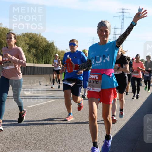 03.10.2025 - Köhlbrandbrückenlauf Strokosch-Dieckow http://msf.ph/oto/9106906 03.10.2025 12:18:40 Position 3 4307, 5055, 4347 meine-sportfotos.de