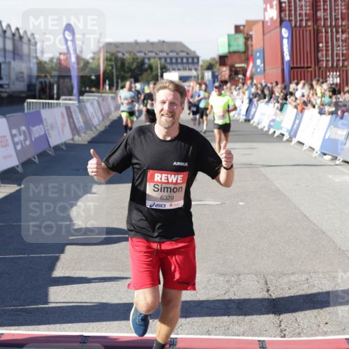 03.10.2025 - Köhlbrandbrückenlauf Jannik Wohlers http://msf.ph/oto/9106910 03.10.2025 12:59:07 Ziel 4126, 4164, 5967, 6036, 6329, 6390, 6478, 6493, 6674 meine-sportfotos.de