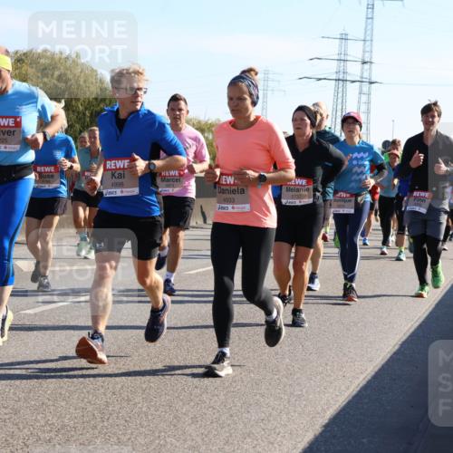 03.10.2025 - Köhlbrandbrückenlauf Strokosch-Dieckow http://msf.ph/oto/9106911 03.10.2025 12:18:43 Position 3 6226, 6225, 4788, 4998, 5874, 4933, 5737, 4333, 7 meine-sportfotos.de