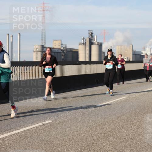 03.10.2025 - Köhlbrandbrückenlauf Lena Gebhardt http://msf.ph/oto/9106915 03.10.2025 10:13:32 Position 2  meine-sportfotos.de