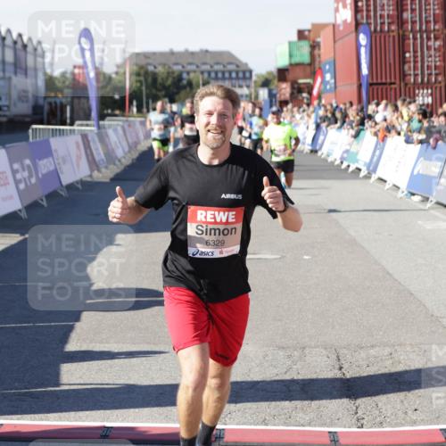 03.10.2025 - Köhlbrandbrückenlauf Jannik Wohlers http://msf.ph/oto/9106927 03.10.2025 12:59:07 Ziel 4126, 4164, 5967, 6036, 6329, 6390, 6478, 6493, 6674 meine-sportfotos.de