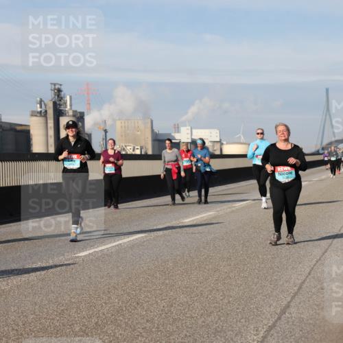 03.10.2025 - Köhlbrandbrückenlauf Lena Gebhardt http://msf.ph/oto/9106928 03.10.2025 10:13:32 Position 2  meine-sportfotos.de