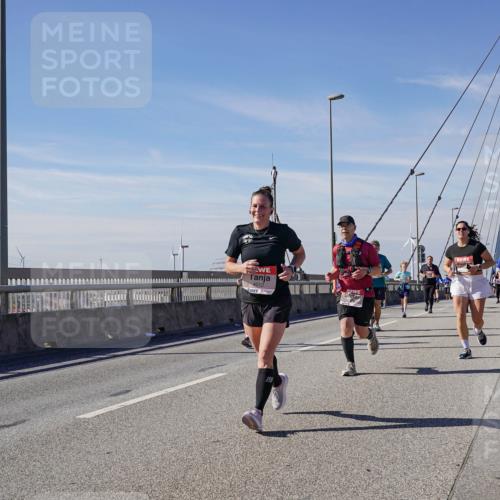 03.10.2025 - Köhlbrandbrückenlauf Michael Burmester http://msf.ph/oto/9106933 03.10.2025 12:50:18 Position 2 4012 meine-sportfotos.de