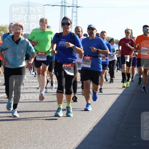 03.10.2025 - Köhlbrandbrückenlauf Strokosch-Dieckow http://msf.ph/oto/9106958 03.10.2025 12:18:47 Position 3 5468, 5746, 2025, 6473 meine-sportfotos.de