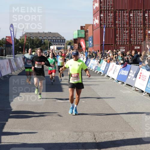 03.10.2025 - Köhlbrandbrückenlauf Jannik Wohlers http://msf.ph/oto/9106985 03.10.2025 12:59:09 Ziel 4164, 4226, 5967, 6036, 6329, 6390, 6478, 6493 meine-sportfotos.de