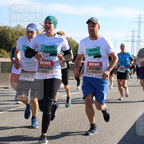 03.10.2025 - Köhlbrandbrückenlauf Strokosch-Dieckow http://msf.ph/oto/9106986 03.10.2025 12:18:55 Position 3 4676, 6569, 6566, 6565 meine-sportfotos.de