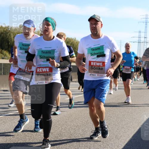 03.10.2025 - Köhlbrandbrückenlauf Strokosch-Dieckow http://msf.ph/oto/9106992 03.10.2025 12:18:55 Position 3 4676, 6569, 6566, 6565, 5493 meine-sportfotos.de