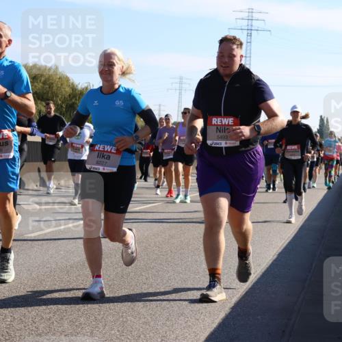 03.10.2025 - Köhlbrandbrückenlauf Strokosch-Dieckow http://msf.ph/oto/9106999 03.10.2025 12:18:56 Position 3 6228, 6227, 5493 meine-sportfotos.de