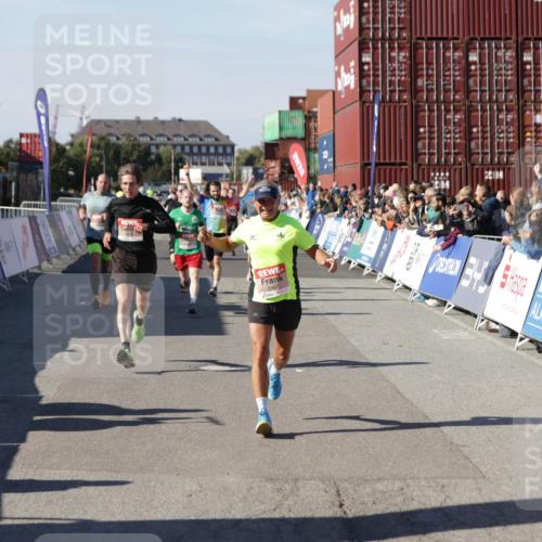 03.10.2025 - Köhlbrandbrückenlauf Jannik Wohlers http://msf.ph/oto/9107010 03.10.2025 12:59:10 Ziel 4164, 4226, 5967, 6036, 6329, 6390, 6391, 6478, 6493 meine-sportfotos.de