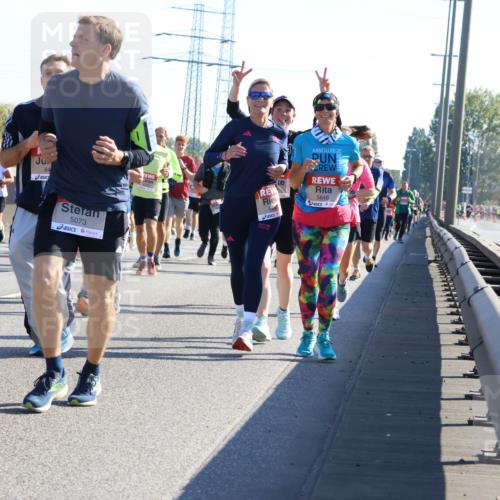 03.10.2025 - Köhlbrandbrückenlauf Strokosch-Dieckow http://msf.ph/oto/9107035 03.10.2025 12:19:03 Position 3 44, 5073, 5648 meine-sportfotos.de