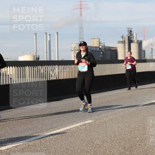 03.10.2025 - Köhlbrandbrückenlauf Lena Gebhardt http://msf.ph/oto/9107038 03.10.2025 10:13:34 Position 2 2860, 2378 meine-sportfotos.de