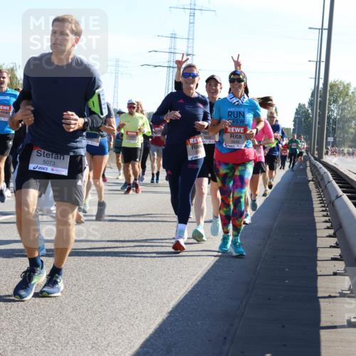 03.10.2025 - Köhlbrandbrückenlauf Strokosch-Dieckow http://msf.ph/oto/9107046 03.10.2025 12:19:04 Position 3 4242, 5073, 5650, 5648 meine-sportfotos.de
