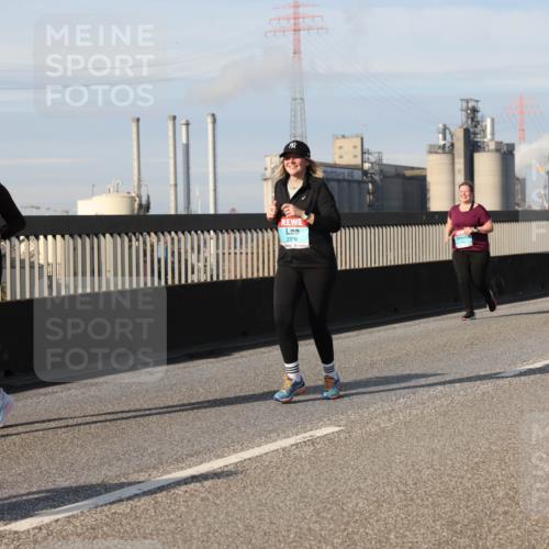 03.10.2025 - Köhlbrandbrückenlauf Lena Gebhardt http://msf.ph/oto/9107049 03.10.2025 10:13:34 Position 2 2860, 2378 meine-sportfotos.de