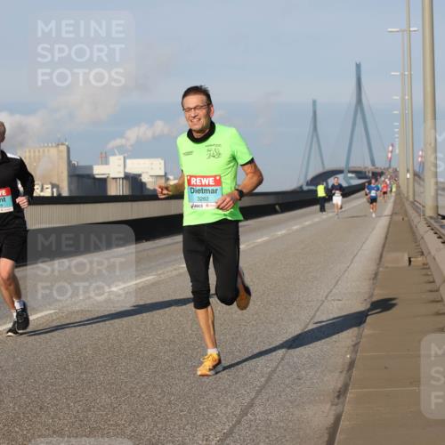 03.10.2025 - Köhlbrandbrückenlauf Lena Gebhardt http://msf.ph/oto/9107053 03.10.2025 09:39:34 Position 2 1029, 3262 meine-sportfotos.de