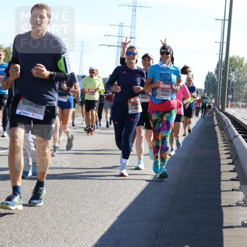 03.10.2025 - Köhlbrandbrückenlauf Strokosch-Dieckow http://msf.ph/oto/9107054 03.10.2025 12:19:04 Position 3 4242, 5073, 5647, 5650, 5648 meine-sportfotos.de