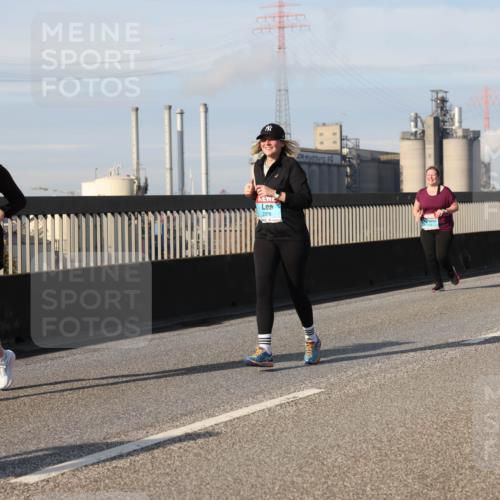 03.10.2025 - Köhlbrandbrückenlauf Lena Gebhardt http://msf.ph/oto/9107063 03.10.2025 10:13:34 Position 2 2860, 2378 meine-sportfotos.de