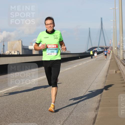 03.10.2025 - Köhlbrandbrückenlauf Lena Gebhardt http://msf.ph/oto/9107071 03.10.2025 09:39:35 Position 2 1029, 3262 meine-sportfotos.de