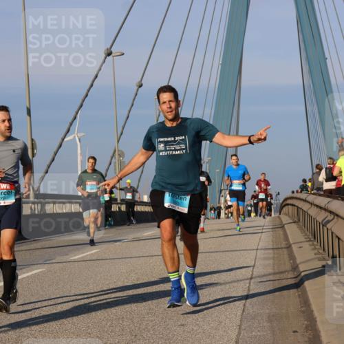 03.10.2025 - Köhlbrandbrückenlauf Strokosch-Dieckow http://msf.ph/oto/9107075 03.10.2025 09:36:28 Position 2 1069, 2024, 44, 1860 meine-sportfotos.de