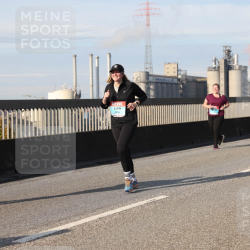 03.10.2025 - Köhlbrandbrückenlauf Lena Gebhardt http://msf.ph/oto/9107076 03.10.2025 10:13:34 Position 2 2860, 283, 2378 meine-sportfotos.de