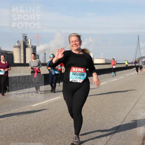 03.10.2025 - Köhlbrandbrückenlauf Lena Gebhardt http://msf.ph/oto/9107084 03.10.2025 10:13:35 Position 2 3130 meine-sportfotos.de