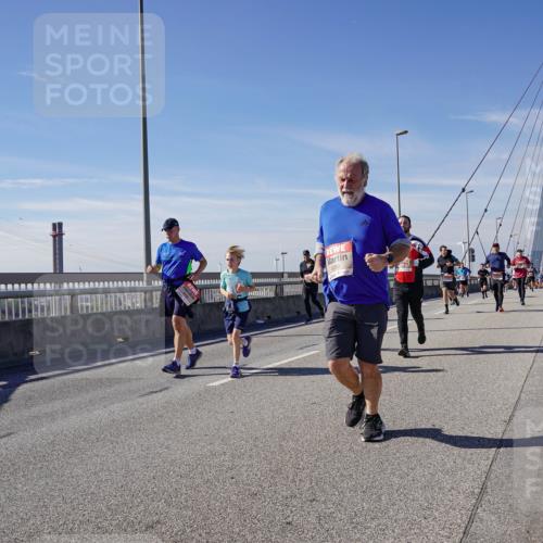 03.10.2025 - Köhlbrandbrückenlauf Michael Burmester http://msf.ph/oto/9107101 03.10.2025 12:50:23 Position 2  meine-sportfotos.de