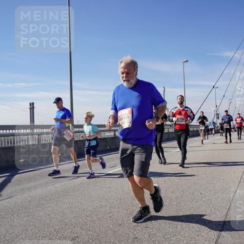 03.10.2025 - Köhlbrandbrückenlauf Michael Burmester http://msf.ph/oto/9107113 03.10.2025 12:50:24 Position 2 5053 meine-sportfotos.de