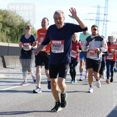 03.10.2025 - Köhlbrandbrückenlauf Strokosch-Dieckow http://msf.ph/oto/9107126 03.10.2025 12:19:19 Position 3 50, 4756, 5081, 6587, 4869 meine-sportfotos.de