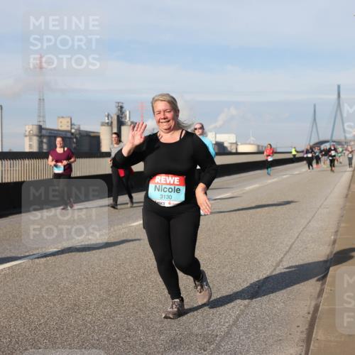 03.10.2025 - Köhlbrandbrückenlauf Lena Gebhardt http://msf.ph/oto/9107134 03.10.2025 10:13:35 Position 2 3130 meine-sportfotos.de