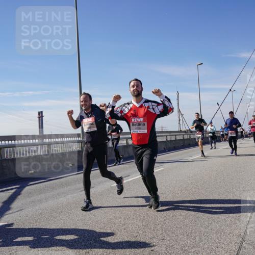 03.10.2025 - Köhlbrandbrückenlauf Michael Burmester http://msf.ph/oto/9107157 03.10.2025 12:50:25 Position 2 4728 meine-sportfotos.de
