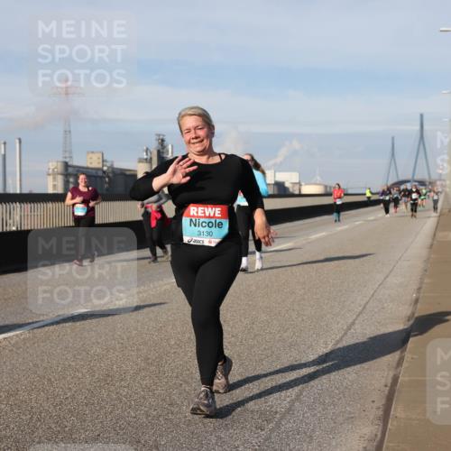 03.10.2025 - Köhlbrandbrückenlauf Lena Gebhardt http://msf.ph/oto/9107170 03.10.2025 10:13:36 Position 2 3130 meine-sportfotos.de